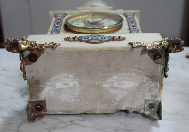 MANTLE GARNITURE