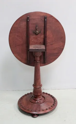 ENGLISH TILT TOP TABLE