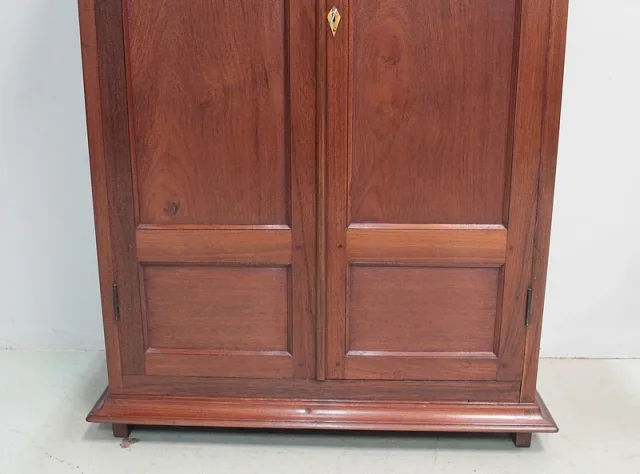 TEAK KAST