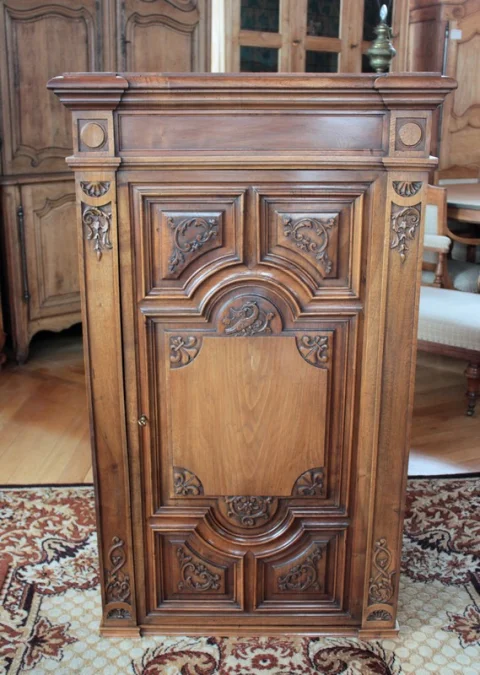 RENAISSANCE STYLE CABINET