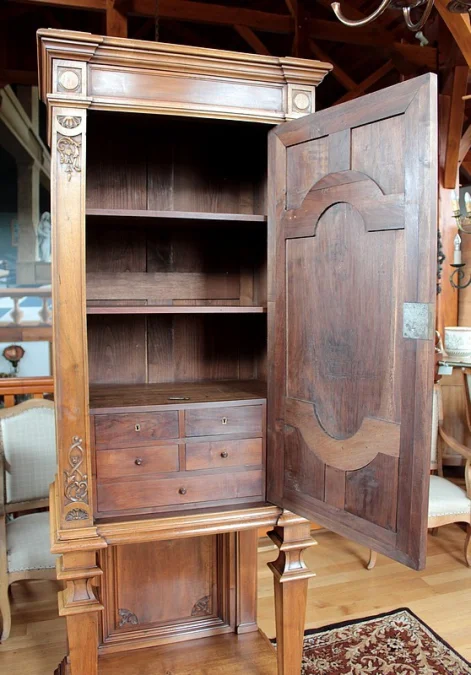 RENAISSANCE STYLE CABINET