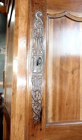 LOUIS XV STYLE CABINET