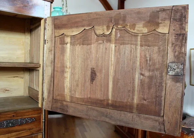 LOUIS XV STYLE CABINET