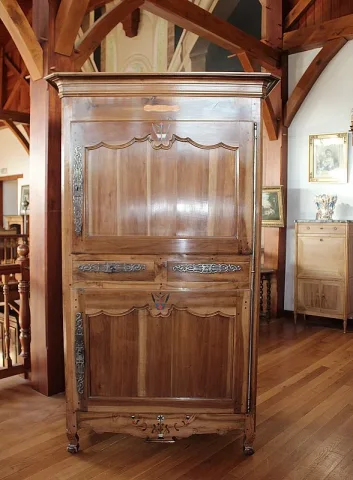 LOUIS XV STYLE CABINET