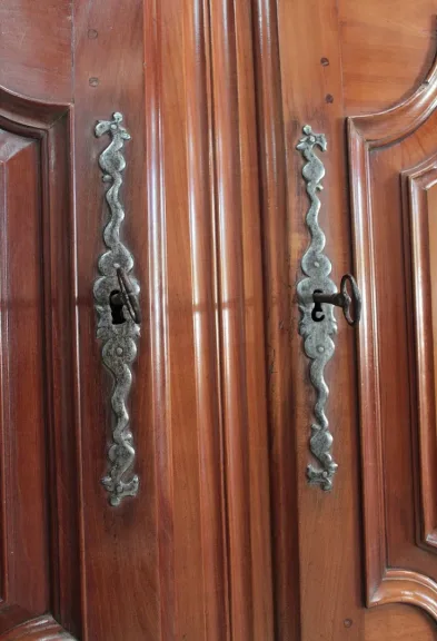 LOUIS XIV STIL ARMOIRE