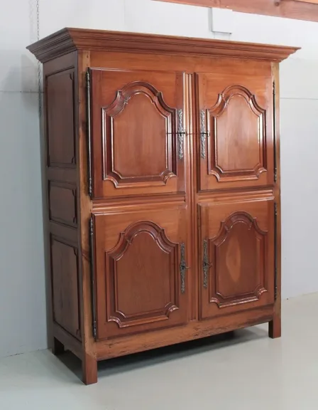 LOUIS XIV STIL ARMOIRE