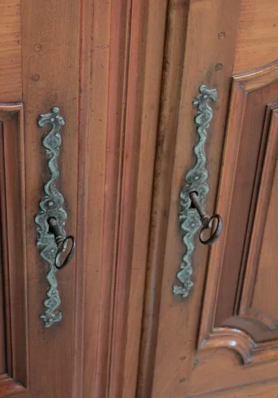 LOUIS XIV STIL ARMOIRE