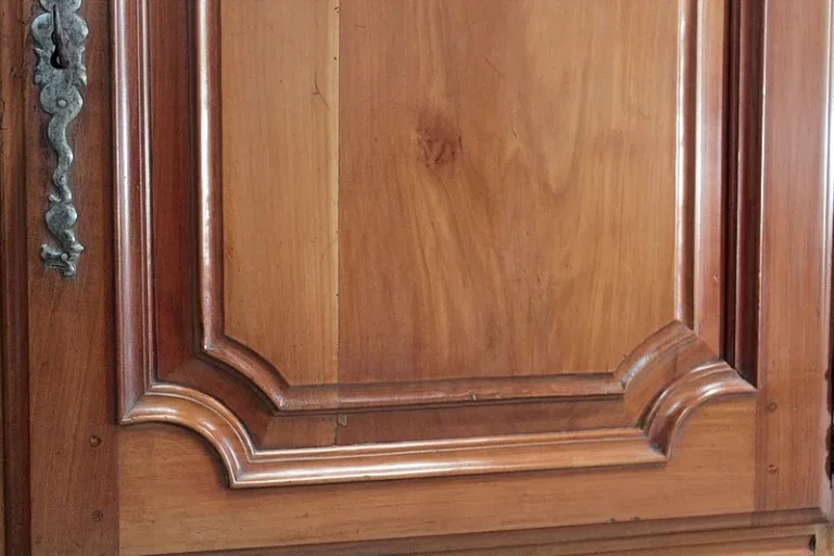 LOUIS XIV STIL ARMOIRE