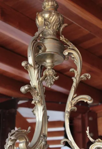 Important lustre en bronze Louis XV rocaille - XIXème
