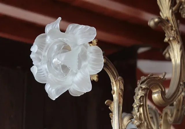 Important lustre en bronze Louis XV rocaille - XIXème