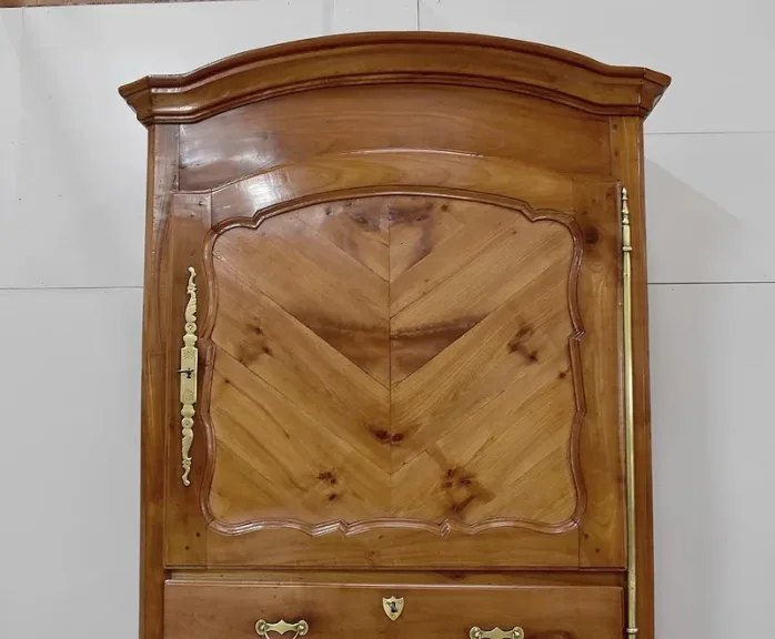 Cabinet Louis XV en Merisier XIXe