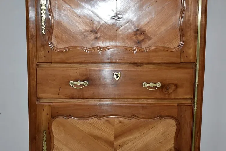 Cabinet Louis XV en Merisier XIXe