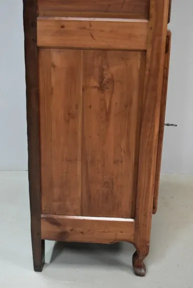 Cabinet Louis XV en Merisier XIXe