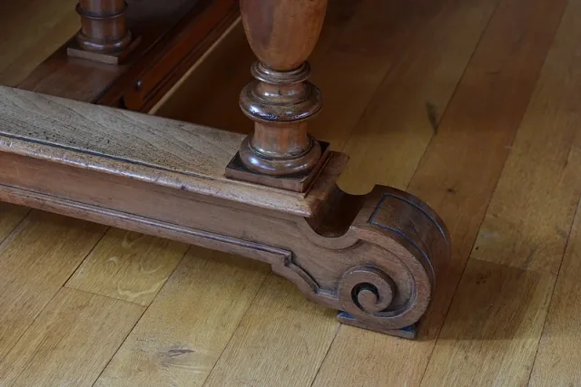 RENAISSANCE STYLE WRITING TABLE