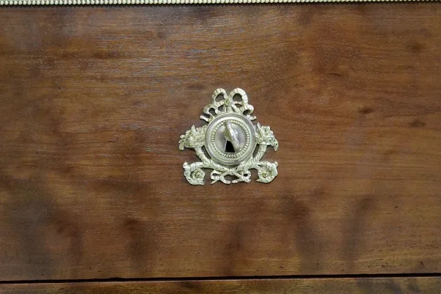 LOUIS XVI STIJLKIST VAN LADE