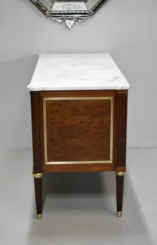 LOUIS XVI STIJLKIST VAN LADE