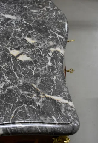 Commode  « tombeau » – Régence XVIIIème