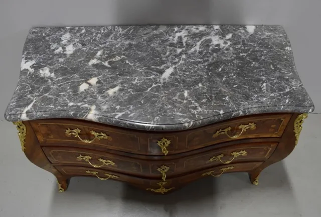 Commode  « tombeau » – Régence XVIIIème