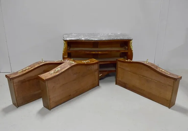 FRENCH REGENCY PERIOD CHEST OF DRAWERS