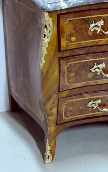 FRENCH REGENCY PERIOD CHEST OF DRAWERS