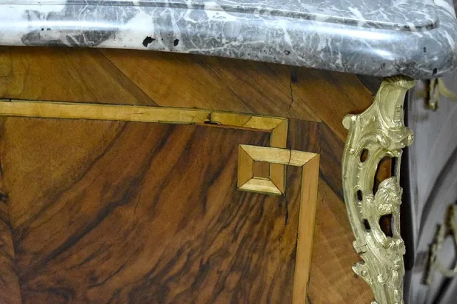 Commode  « tombeau » – Régence XVIIIème