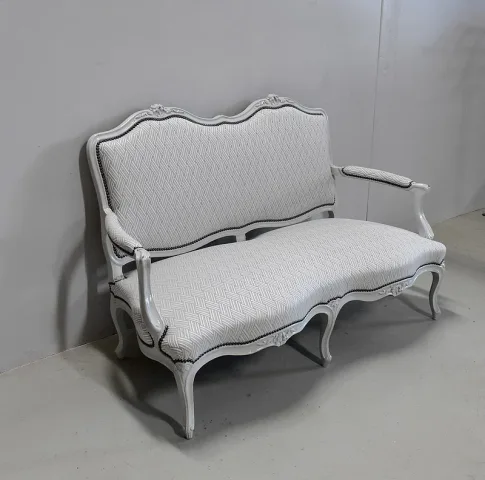 LOUIS XV STYLE LIVING ROOM SUITE