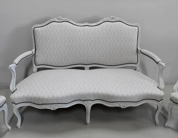 LOUIS XV STYLE LIVING ROOM SUITE
