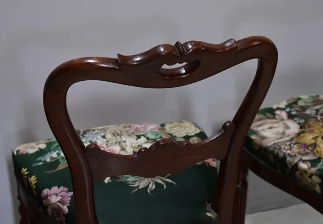 Suite de 4 petites chaises Louis-Philippe