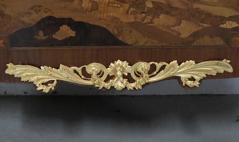 FRANZÖSISCHER TRANSITION STYLE Kommode