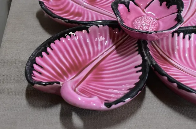 DISH SIGNED HELEN UGO