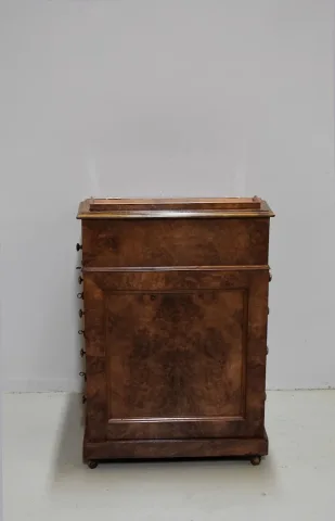 VICTORIAN DAVENPORT