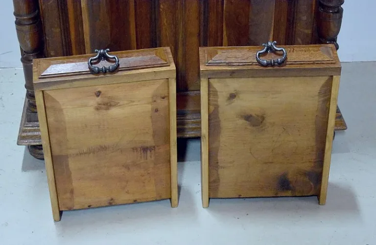 GOTHIC STYLE BUFFET