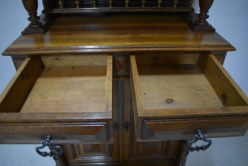 GOTHIC STYLE BUFFET