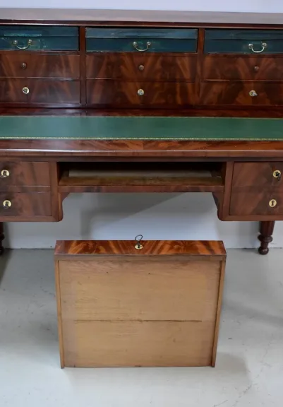 Louis Philippe desk with step - XIX