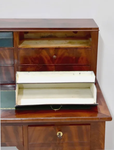 Louis Philippe desk with step - XIX