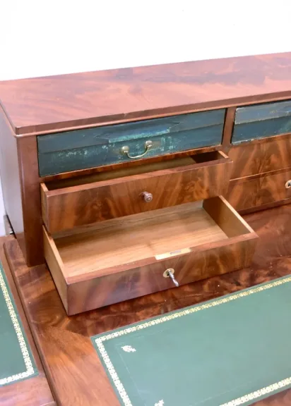 Louis Philippe desk with step - XIX