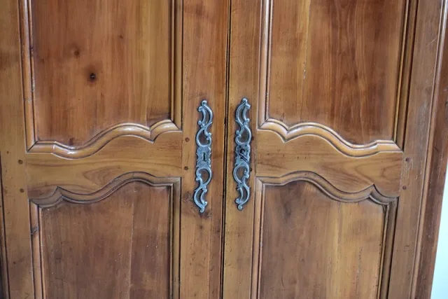 Petite armoire Louis XV région d’Angers- XIXème