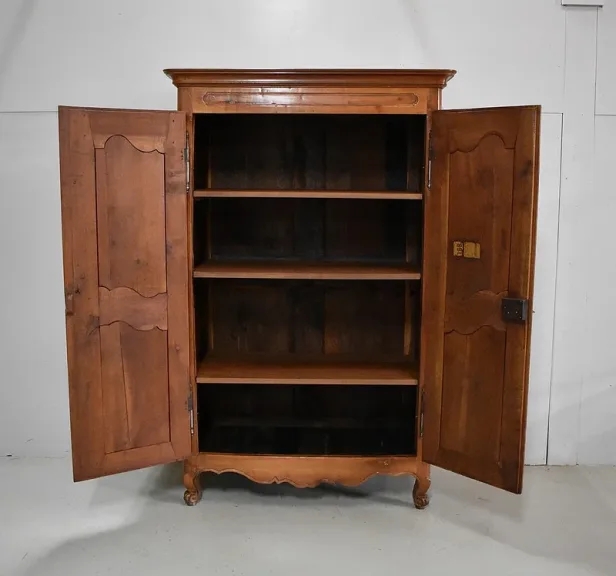 Small cabinet Louis XV region of Angers- nineteenth