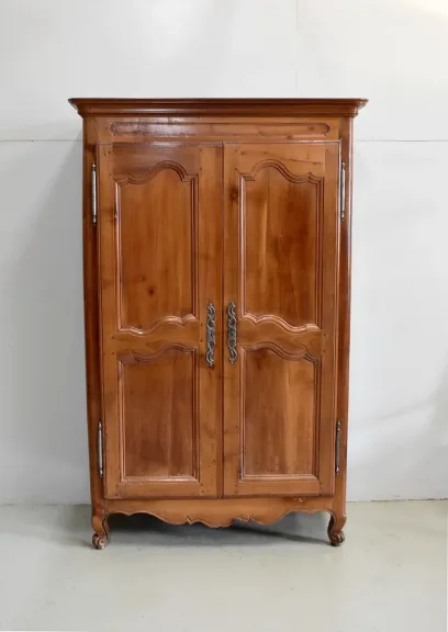 Small cabinet Louis XV region of Angers- nineteenth