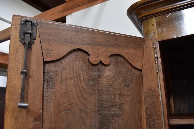 Armoire Régence en Noyer XVIIIe