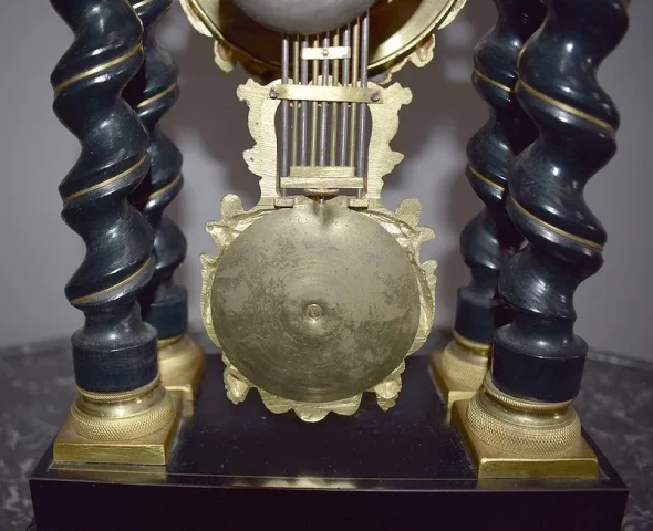 Pendule en Bois Noirci NAPOLEON III  XIXe