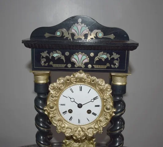 Pendule en Bois Noirci NAPOLEON III  XIXe