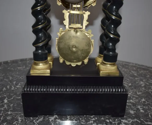 Pendule en Bois Noirci NAPOLEON III  XIXe