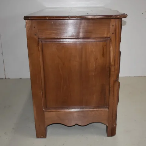 Commode Arbalète Louis XIV en Bois Fruitiers XVIIIe
