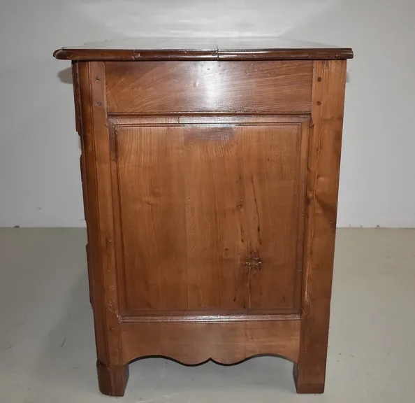Commode Arbalète Louis XIV en Bois Fruitiers XVIIIe