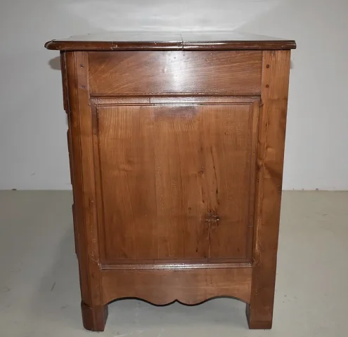Commode Arbalète Louis XIV en Bois Fruitiers XVIIIe