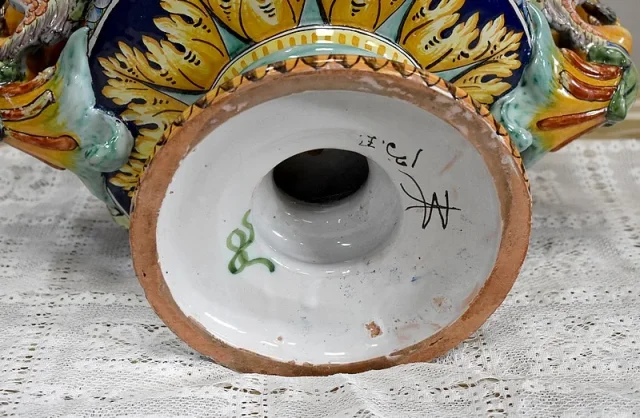 Jardinière en faïence de Nevers signée -XIXème