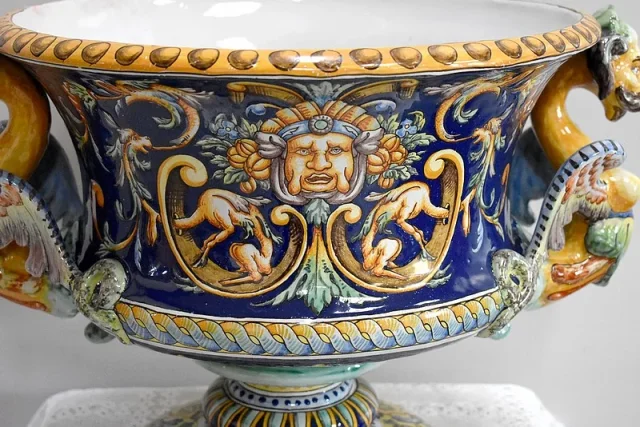 Jardinière en faïence de Nevers signée -XIXème