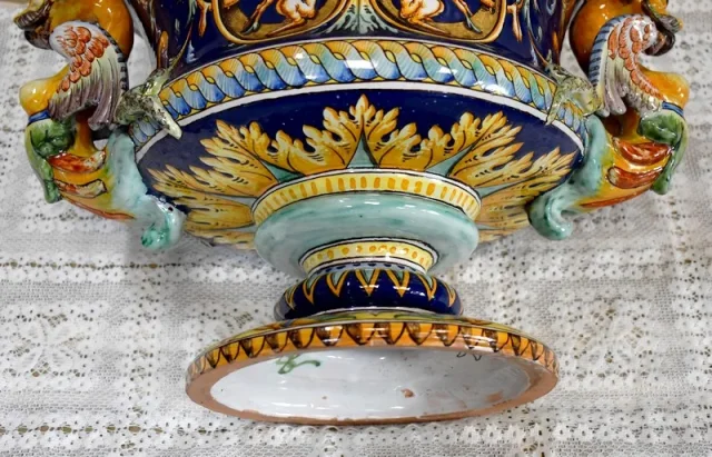 Jardinière en faïence de Nevers signée -XIXème
