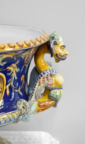 Jardinière en faïence de Nevers signée -XIXème